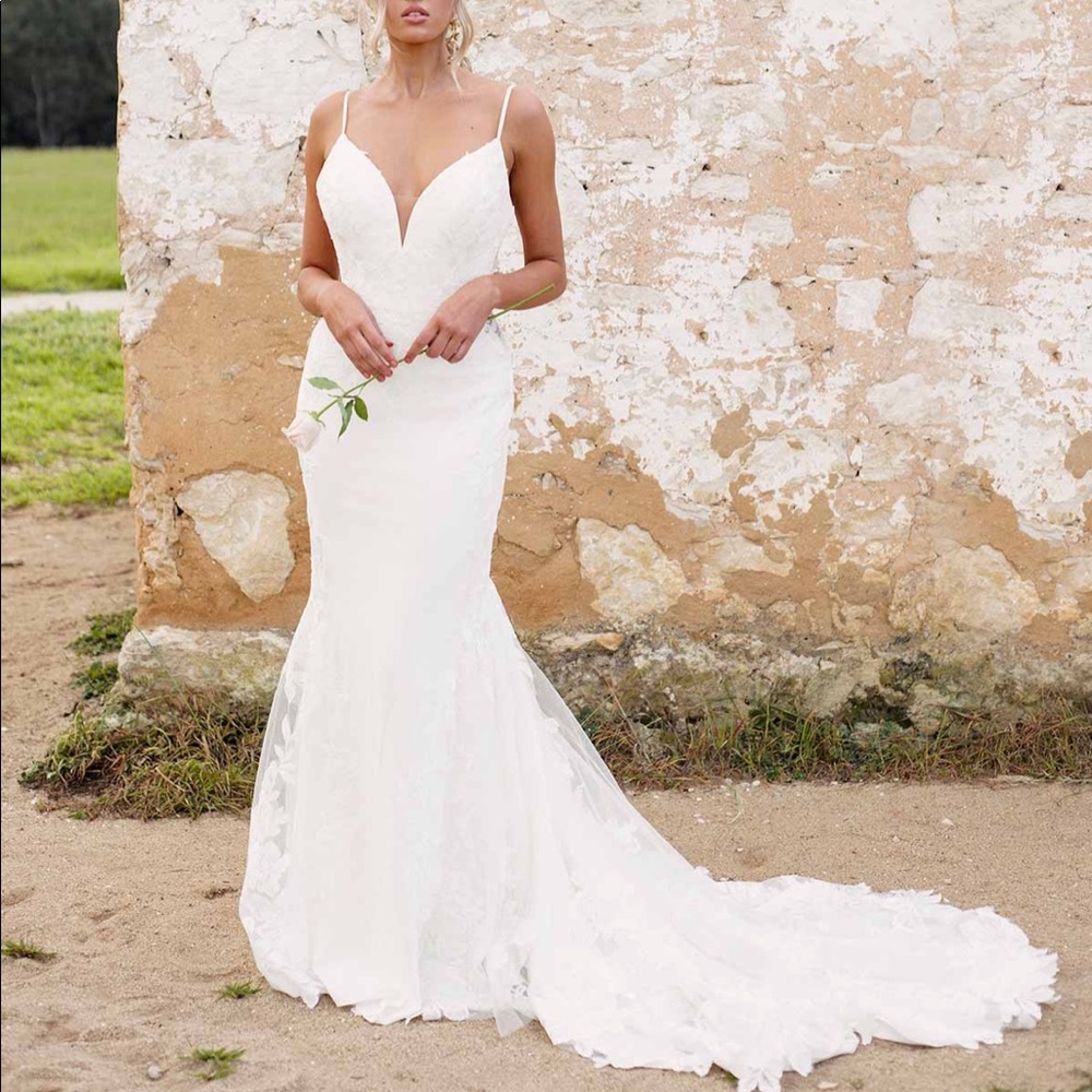 Essence of Australia wedding dress, D3263, size 8, ivory